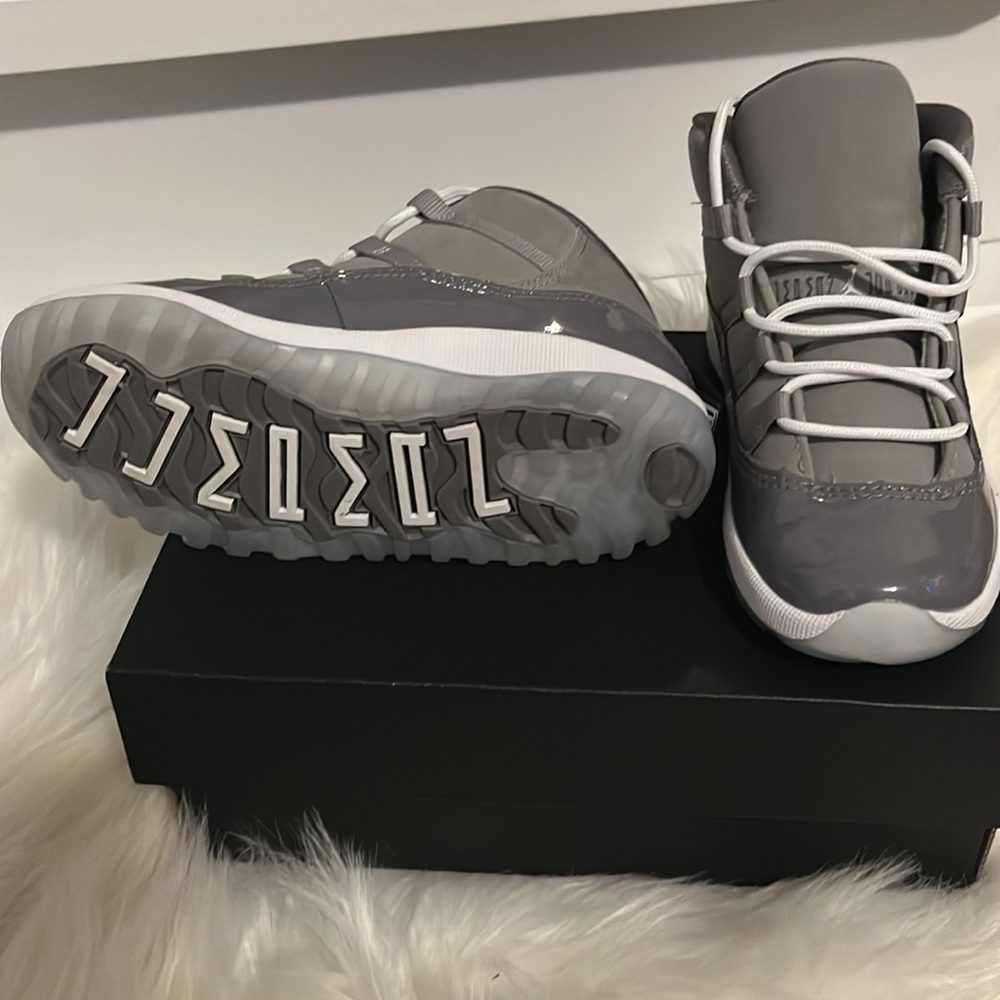 Jordan 11 retro children’s 10 (never worn)